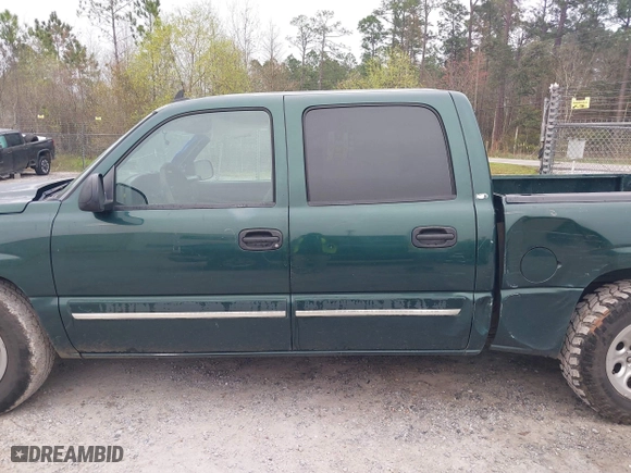 2006 Chevrolet Silverado 1500 LT2 with VIN 2GCEC13Z761319227, listed as a IAAI auction lot 41791080 with 302,075 mi miles. Bid and sale history available at carsss.com. Image 14.