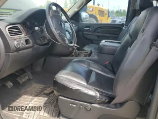 2011 GMC Sierra 1500 Denali z VIN 3GTP2XE25BG226450, wystawiony jako Copart lot #54248565 z przebiegiem 162 474 mil mil oraz Czysty tytuł • Clean title. Historia ofert i sprzedaży dostępna na DreamBid. Obrazek 7.