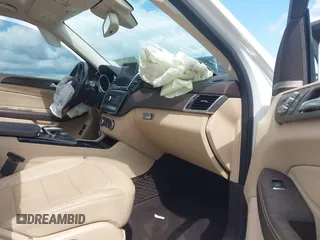 2017 Mercedes-Benz GLS 450 z VIN 4JGDF6EE2HA989945, wystawiony jako IAAI lot #41953246 z przebiegiem Nie podano mil oraz . Historia ofert i sprzedaży dostępna na DreamBid. Obrazek 5.