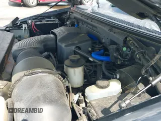 2000 Ford F-150 XL с VIN 2FTRX07L9YCA98355, выставлен на аукционе IAAI как лот 42123587 с пробегом 191 000 миль миль и . История ставок и продаж доступна на DreamBid. Изображение 19.