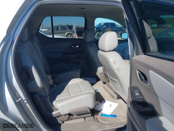 2019 Chevrolet Traverse LT Leather with VIN 1GNEVHKW0KJ126807, listed as a IAAI auction lot 41681930 with 90,320 mi miles. Bid and sale history available at carsss.com. Image 8.