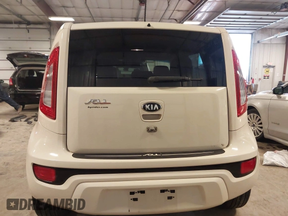 2013 Kia Soul ! with VIN KNDJT2A63D7499657, listed as a IAAI auction lot 41430292 with 120,102 mi miles. Bid and sale history available at carsss.com. Image 17.