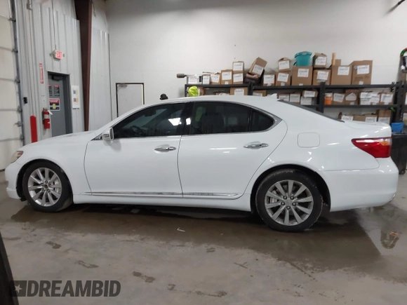2010 Lexus LS 460 z VIN JTHCL5EF9A5006610, wystawiony jako IAAI lot #41833426 z przebiegiem 224 890 mil mil oraz . Historia ofert i sprzedaży dostępna na DreamBid. Obrazek 14.