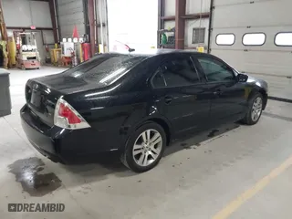 2007 Ford Fusion SE with VIN 3FAHP07Z97R275689, listed as a IAAI auction lot 42040917 with 183,886 mi miles. Bid and sale history available at carsss.com. Image 4.