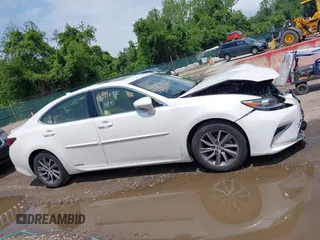 2016 Lexus ES 300h z VIN JTHBW1GG8G2110372, wystawiony jako IAAI lot #42278981 z przebiegiem 140 963 mil mil oraz . Historia ofert i sprzedaży dostępna na DreamBid. Obrazek 13.