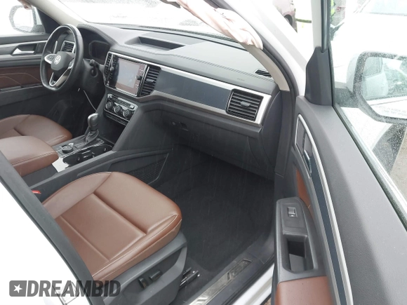 2022 Volkswagen Atlas 3.6L V6 SEL R-Line with VIN 1V2AR2CA5NC548221, listed as a IAAI auction lot 41781601 with 36,922 mi miles. Bid and sale history available at carsss.com. Image 5.