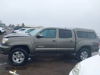 2014 Toyota Tacoma with VIN 5TFLU4EN6EX104410, listed as a IAAI auction lot 41925708 with 189,375 mi miles. Bid and sale history available at carsss.com. Image 15.