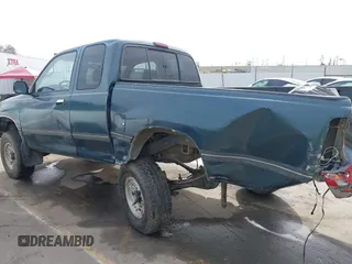 1996 Toyota T100 SR5 z VIN JT4UN24D7T0029477, wystawiony jako IAAI lot #41484412 z przebiegiem 260 843 mil mil oraz . Historia ofert i sprzedaży dostępna na DreamBid. Obrazek 18.
