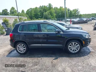 2012 Volkswagen Tiguan SE z VIN WVGBV7AX1CW548133, wystawiony jako IAAI lot #42403164 z przebiegiem 139 083 mil mil oraz . Historia ofert i sprzedaży dostępna na DreamBid. Obrazek 13.