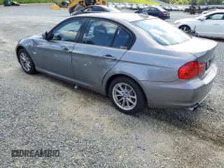 2010 BMW 3 Series 328i xDrive z VIN WBAPK5C56AA647752, wystawiony jako Copart lot #64165885 z przebiegiem 97 797 mil mil oraz Szkoda całkowita • Salvage title. Historia ofert i sprzedaży dostępna na DreamBid. Obrazek 2.
