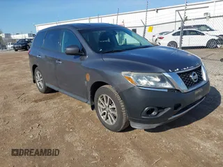 2013 Nissan Pathfinder SV with VIN 5N1AR2MM0DC608006, listed as a IAAI auction lot 42121692 with 207,053 mi miles. Bid and sale history available at carsss.com. Image 1.