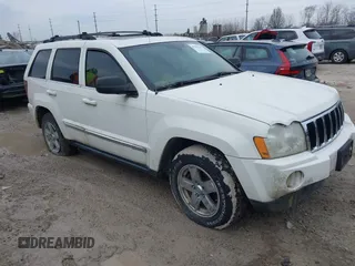 2006 Jeep Grand Cherokee Limited with VIN 1J4HR58246C361132, listed as a IAAI auction lot 41702789 with 153,719 mi miles. Bid and sale history available at carsss.com. Image 1.