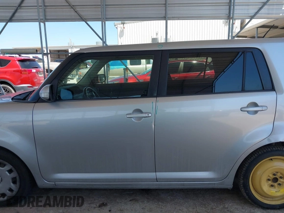 2008 Scion xB z VIN JTLKE50E981039750, wystawiony jako IAAI lot #41978655 z przebiegiem 319 875 mil mil oraz . Historia ofert i sprzedaży dostępna na DreamBid. Obrazek 15.