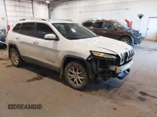 2014 Jeep Cherokee Latitude z VIN 1C4PJMCS5EW192570, wystawiony jako IAAI lot #40793384 z przebiegiem 88 307 mil mil oraz . Historia ofert i sprzedaży dostępna na DreamBid. Obrazek 1.