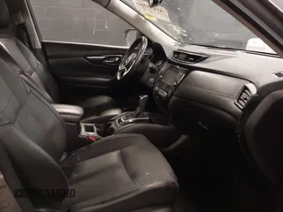 2018 Nissan Rogue SV z VIN JN8AT2MV4JW324343, wystawiony jako IAAI lot #41953349 z przebiegiem 44 968 mil mil oraz . Historia ofert i sprzedaży dostępna na DreamBid. Obrazek 5.