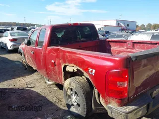 2007 Chevrolet Silverado 1500 LT w/1LT with VIN 1GCEK19J57Z531170, listed as a IAAI auction lot 38915638 with 146,834 mi miles. Bid and sale history available at carsss.com. Image 3.