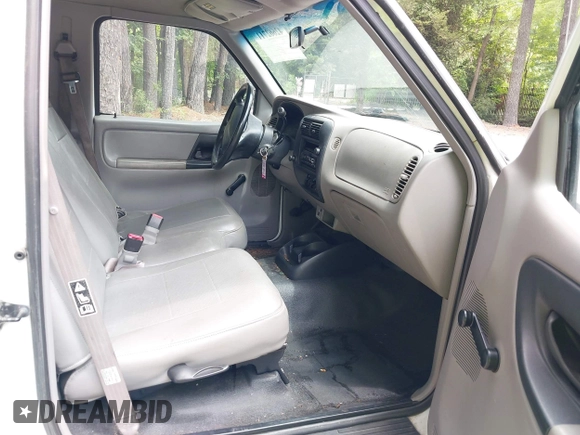 2000 Ford Ranger XL with VIN 1FTYR10V8YPB10310, listed as a IAAI auction lot 42662711 with 185,100 mi miles and . Bid and sale history available at DreamBid. Image 5.