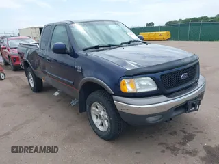 2002 Ford F-150 XL с VIN 1FTRX18LX2NA69047, выставлен на аукционе IAAI как лот 42533063 с пробегом 181 876 миль миль и . История ставок и продаж доступна на DreamBid. Изображение 1.