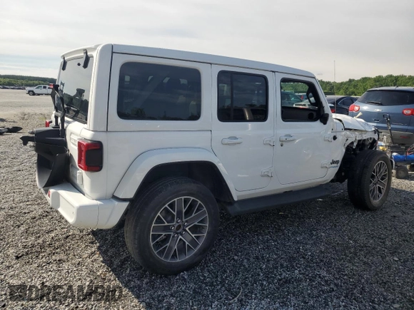 2022 Jeep Wrangler Unlimited Sahara with VIN 1C4JJXP60NW172103, listed as a Copart auction lot 60396415 with 29,960 mi miles and Salvage title. Bid and sale history available at DreamBid. Image 3.