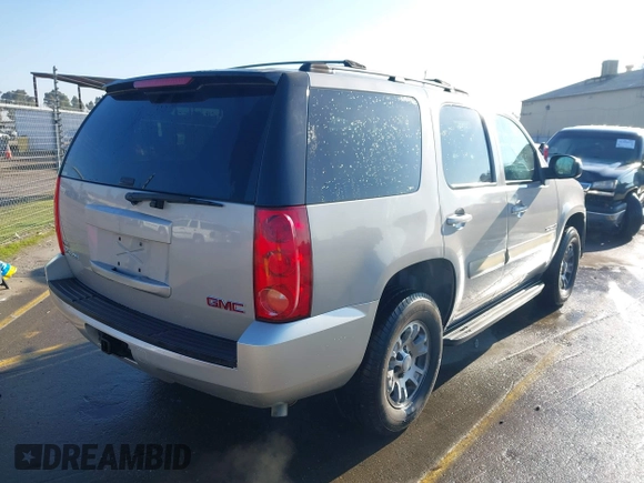 2007 GMC Yukon SLT with VIN 1GKFC13077J253697, listed as a IAAI auction lot 41277881 with 246,059 mi miles. Bid and sale history available at carsss.com. Image 4.