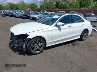 2016 Mercedes-Benz C 300 Luxury z VIN 55SWF4KB8GU155114, wystawiony jako IAAI lot #42186742 z przebiegiem 53 668 mil mil oraz . Historia ofert i sprzedaży dostępna na DreamBid. Obrazek 2.