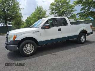 2013 Ford F-150 XL z VIN 1FTEX1CMXDKF53934, wystawiony jako Copart lot #61423695 z przebiegiem 200 744 mil mil oraz Czysty tytuł • Clean title. Historia ofert i sprzedaży dostępna na DreamBid. Obrazek 1.