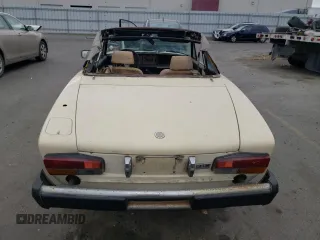 1980 FIAT 124 Spider z VIN 124CS000165091, wystawiony jako Copart lot #72478654 z przebiegiem 10 397 mil mil oraz Czysty tytuł • Clean title. Historia ofert i sprzedaży dostępna na DreamBid. Obrazek 6.