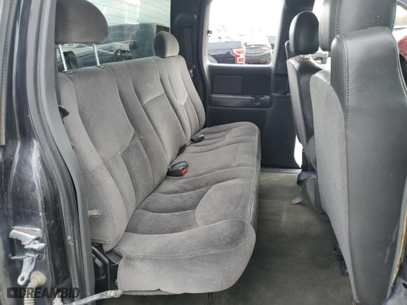 2004 GMC Sierra 1500 SLE with VIN 2GTEC19T441113797, listed as a Copart auction lot 86923574 with 156,426 mi miles and Salvage Title. Bid and sale history available at carsss.com. Image 10.