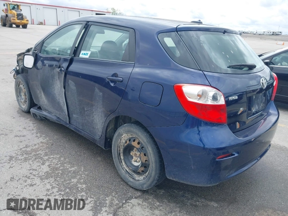 2010 Toyota Matrix z VIN 2T1KU4EE2AC491753, wystawiony jako IAAI lot #42179480 z przebiegiem 282 014 mil mil oraz . Historia ofert i sprzedaży dostępna na DreamBid. Obrazek 3.