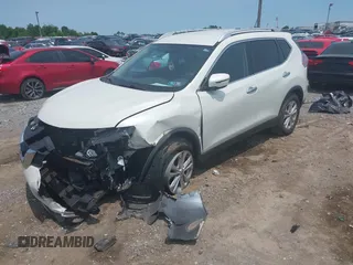 2016 Nissan Rogue SV z VIN KNMAT2MVXGP699801, wystawiony jako IAAI lot #42371588 z przebiegiem 153 084 mil mil oraz . Historia ofert i sprzedaży dostępna na DreamBid. Obrazek 2.