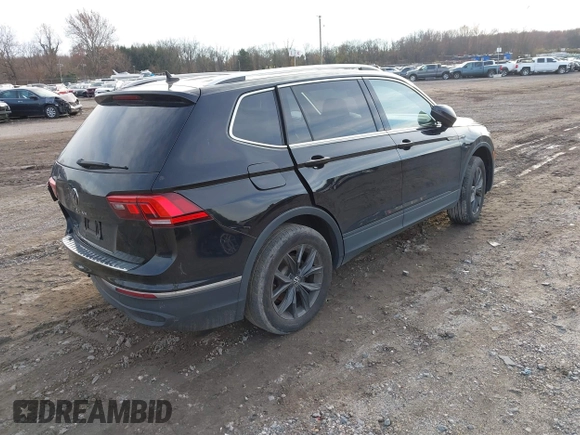 2022 Volkswagen Tiguan SE with VIN 3VV3B7AX8NM163352, listed as a IAAI auction lot 40946586 with 27,847 mi miles and . Bid and sale history available at DreamBid. Image 4.