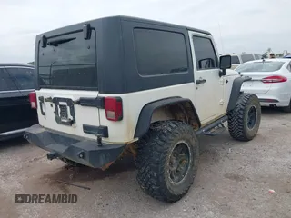 2008 Jeep Wrangler X z VIN 1J4FZ24108L653849, wystawiony jako IAAI lot #42305913 z przebiegiem 220 937 mil mil oraz . Historia ofert i sprzedaży dostępna na DreamBid. Obrazek 4.