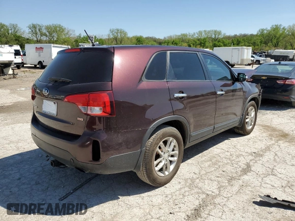 2014 Kia Sorento LX with VIN 5XYKT4A67EG428336, listed as a Copart auction lot 53906355 with 260,530 mi miles and Clean Title. Bid and sale history available at carsss.com. Image 3.