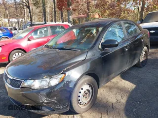 2013 Kia Forte LX with VIN KNAFT4A27D5738571, listed as a IAAI auction lot 41008444 with 190,511 mi miles. Bid and sale history available at carsss.com. Image 2.