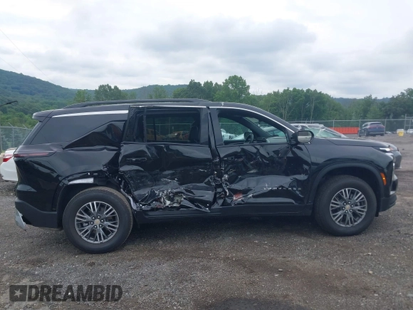 2025 Chevrolet Traverse AWD LT with VIN 1GNEVGRS7SJ256449, listed as a IAAI auction lot 42645537 with 3,205 mi miles and . Bid and sale history available at DreamBid. Image 13.