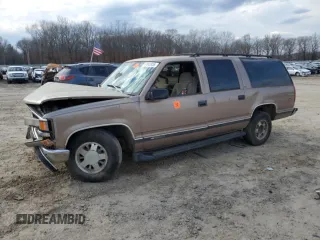 1996 Chevrolet Suburban with VIN 1GNEC16R0TJ376406, listed as a Copart auction lot 47040935 with 245,664 mi miles and Salvage title. Bid and sale history available at DreamBid. Image 1.
