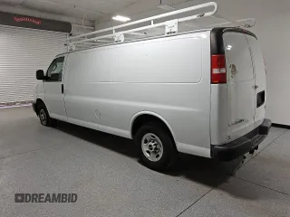 2018 GMC Savana Cargo Van with VIN 1GTW7BFG1J1340839, listed as a Copart auction lot 43284125 with 104,139 mi miles and Clean Title. Bid and sale history available at carsss.com. Image 2.