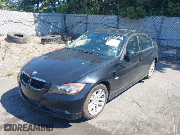 2007 BMW 3 Series 328xi с VIN WBAVC93557KX61238, выставлен на аукционе IAAI как лот 40251584 с пробегом 133 587 миль миль и . История ставок и продаж доступна на DreamBid. Изображение 2.