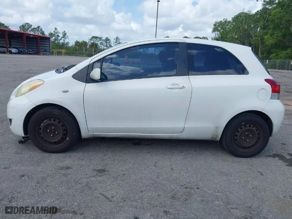 2009 Toyota Yaris with VIN JTDJT903895245672, listed as a IAAI auction lot 41950557 with 172,116 mi miles. Bid and sale history available at carsss.com. Image 15.