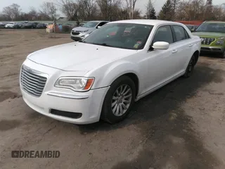 2014 Chrysler 300 z VIN 2C3CCAAGXEH171383, wystawiony jako IAAI lot #42006022 z przebiegiem 144 981 mil mil oraz . Historia ofert i sprzedaży dostępna na DreamBid. Obrazek 2.