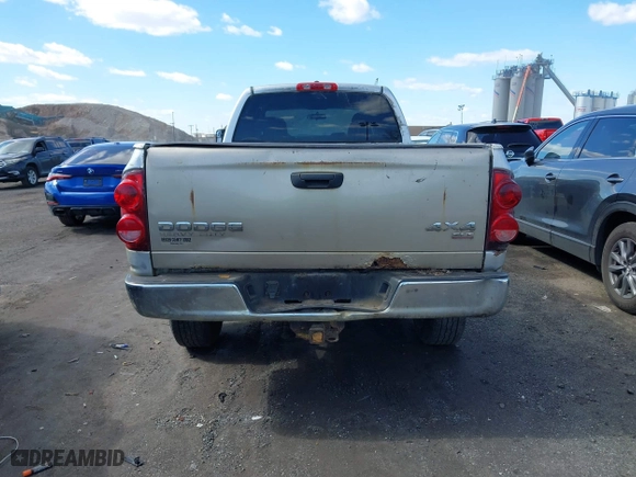 2007 Dodge Ram 2500 SLT with VIN 1D7KS28C07J553495, listed as a IAAI auction lot 41735695 with 405,368 mi miles. Bid and sale history available at carsss.com. Image 16.