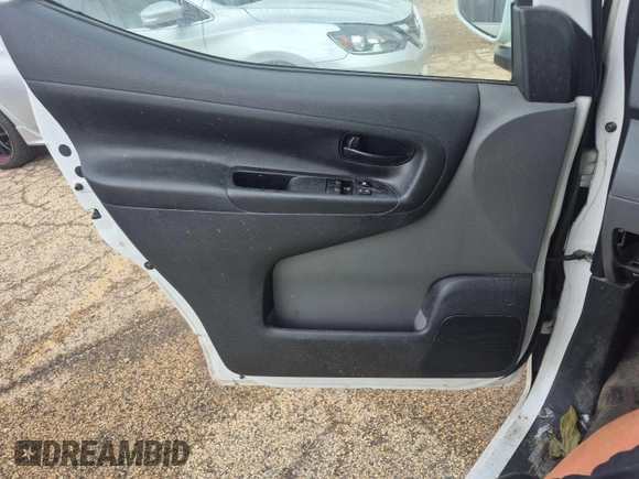 2021 Nissan NV200 SV z VIN 3N6CM0KN2MK702911, wystawiony jako IAAI lot #42785494 z przebiegiem 149 796 mil mil oraz . Historia ofert i sprzedaży dostępna na DreamBid. Obrazek 39.
