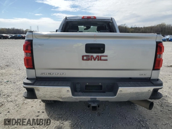 2015 GMC Sierra 2500HD SLT z VIN 1GT12ZE83FF658371, wystawiony jako Copart lot #50228565 z przebiegiem 126 077 mil mil oraz Szkoda całkowita • Salvage title. Historia ofert i sprzedaży dostępna na DreamBid. Obrazek 6.