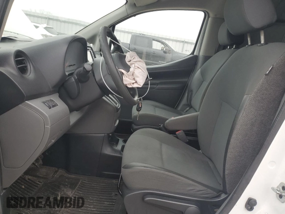 2015 Nissan NV200 S z VIN 3N6CM0KN5FK698050, wystawiony jako Copart lot #49019325 z przebiegiem 164 196 mil mil oraz Czysty tytuł • Clean title. Historia ofert i sprzedaży dostępna na DreamBid. Obrazek 7.