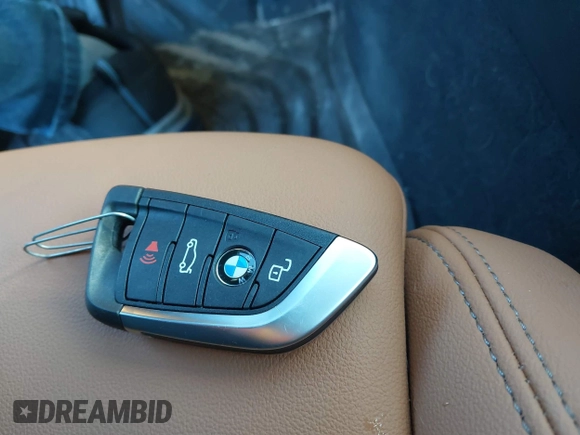 2024 BMW i4 eDrive35 z VIN WBY43AW04RFT05287, wystawiony jako IAAI lot #41427545 z przebiegiem 6 347 mil mil oraz . Historia ofert i sprzedaży dostępna na DreamBid. Obrazek 11.