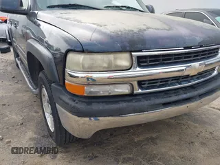 2004 Chevrolet Suburban LT with VIN 1GNEC16ZX4J331121, listed as a IAAI auction lot 41929290 with 293,849 mi miles. Bid and sale history available at carsss.com. Image 12.