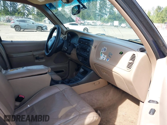 1998 Ford Explorer XLT z VIN 1FMZU35P3WZB28624, wystawiony jako IAAI lot #42142177 z przebiegiem 208 589 mil mil oraz . Historia ofert i sprzedaży dostępna na DreamBid. Obrazek 5.
