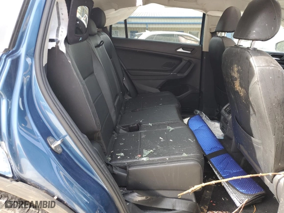 2020 Volkswagen Tiguan SE with VIN 3VV2B7AX3LM020124, listed as a Copart auction lot 49779165 with 55,626 mi miles and Salvage Title. Bid and sale history available at carsss.com. Image 11.