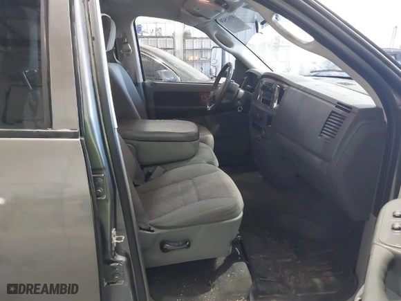 2007 Dodge Ram 1500 SLT with VIN 1D7HA18P37J570771, listed as a IAAI auction lot 41815430 with 231,245 mi miles. Bid and sale history available at carsss.com. Image 5.