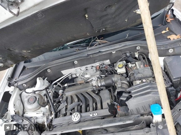 2019 Volkswagen Atlas SEL with VIN 1V2MR2CAXKC594264, listed as a IAAI auction lot 41872023 with 60,807 mi miles and . Bid and sale history available at DreamBid. Image 10.